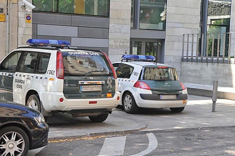 Ha sido detenido y trasladado a dependencias oficiales del Cuerpo para la instrucción de diligencias.