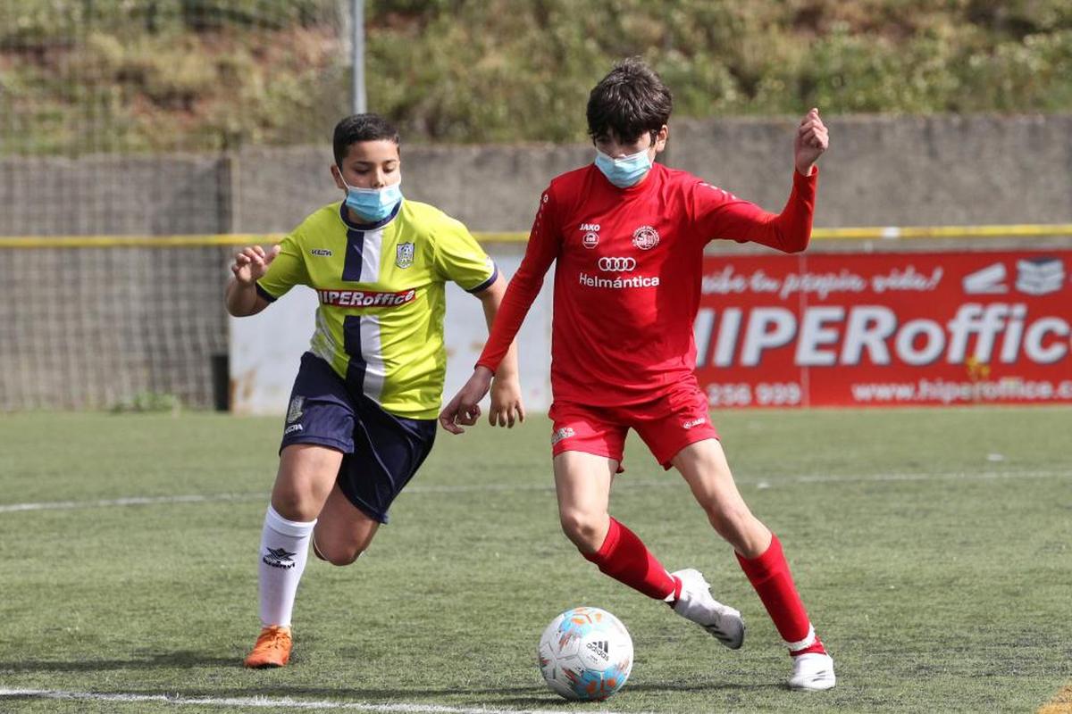 Partido entre el Helmántico y el Hergar en cadetes la pasada campaña.