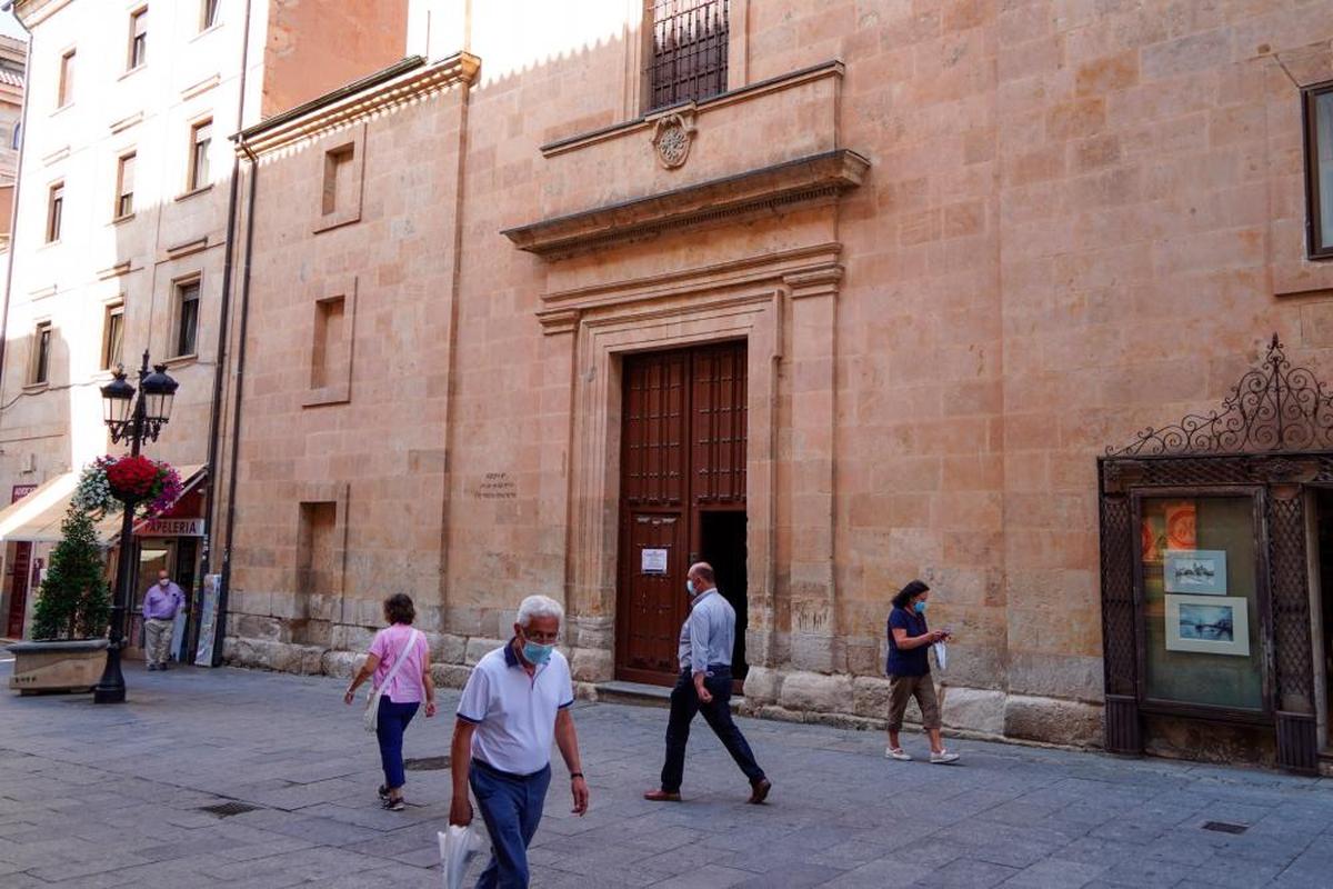 Fachada de la iglesia de Santa María Magdalena, ubicada en la calle Zamora.