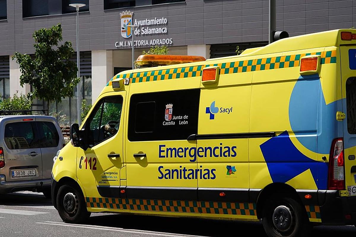 Imagen de recurso de una ambulancia de Sacyl.