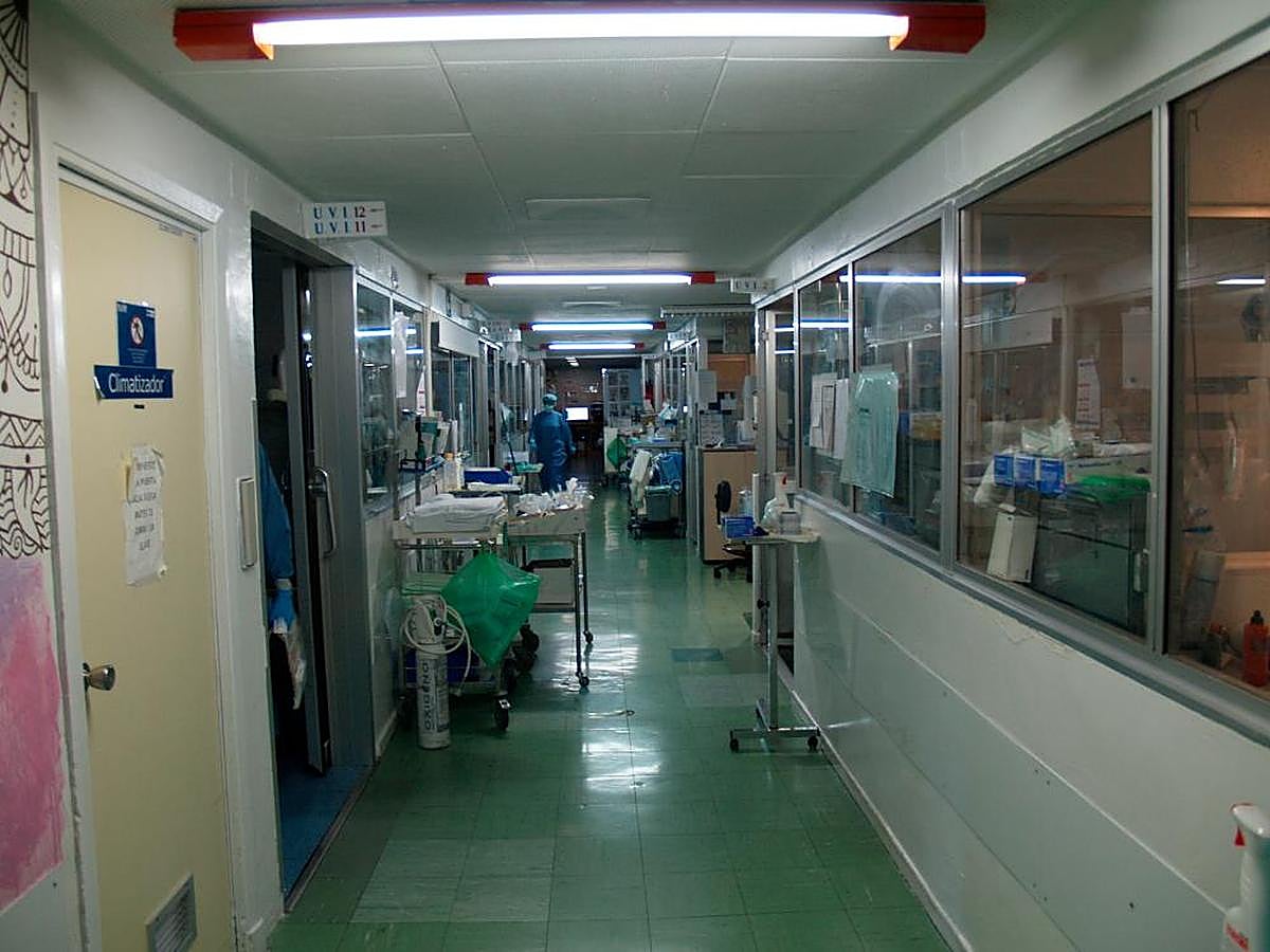 Pasillos de las ucis del Hospital Clínico