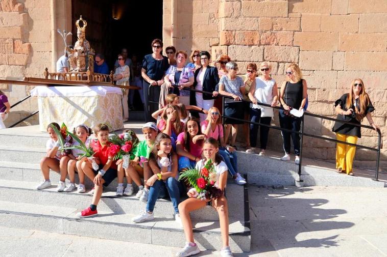 La ofrenda floral a la patrona vuelve este año a la plaza Mayor aunque en horario nocturno