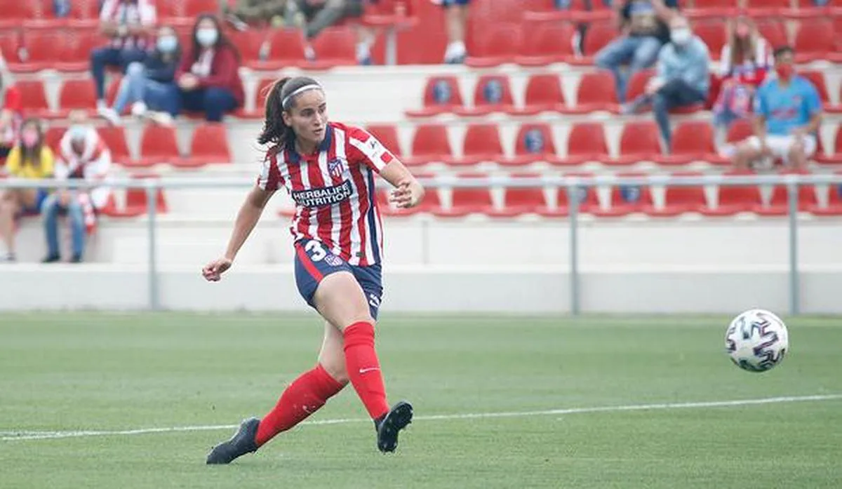 Carmen Álvarez, en su debut con el primer equipo del Atlético de Madrid.
