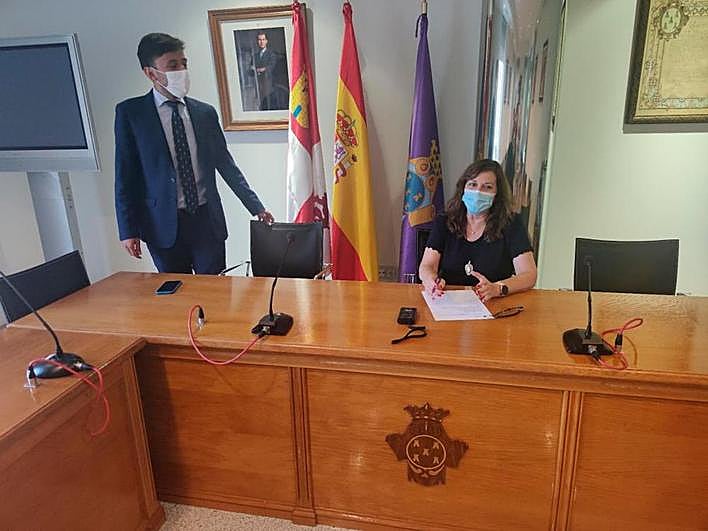 Carmen Ávila de Manueles y Francisco Díaz.