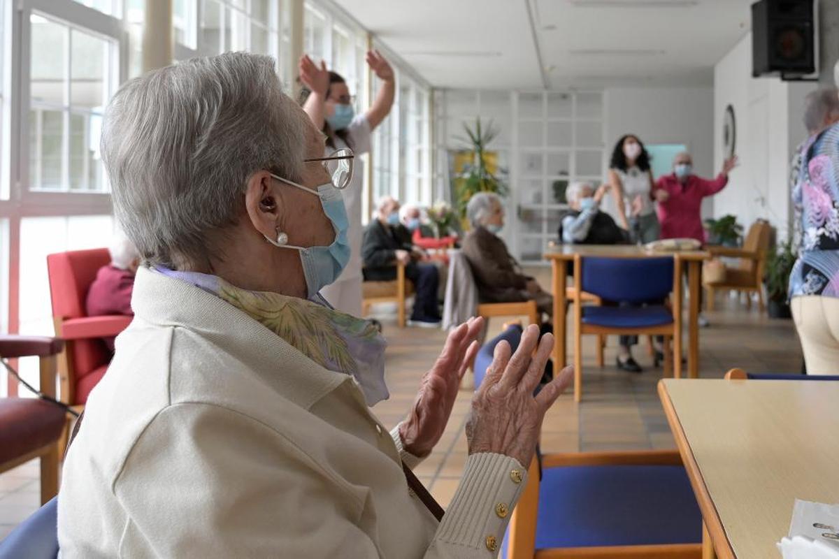 Mayores en una residencia de ancianos.