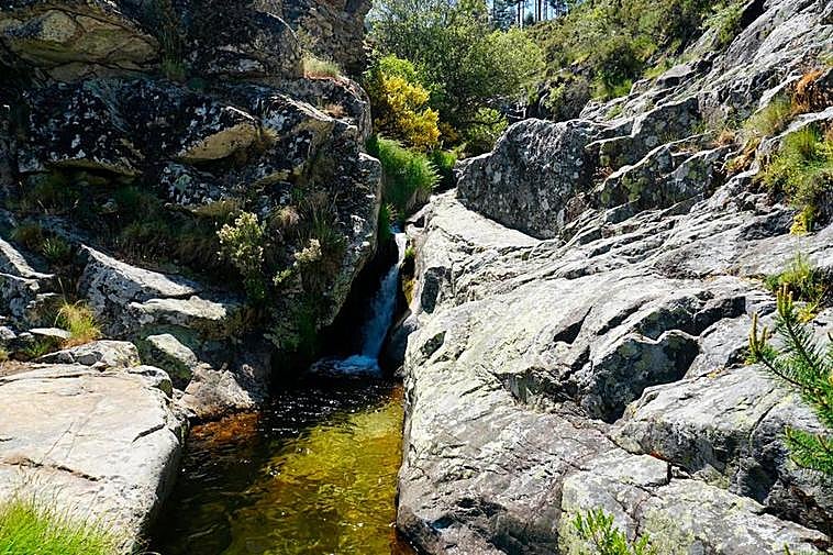 Imagen de la cascada de la Garganta del  Oso, en Candelario.