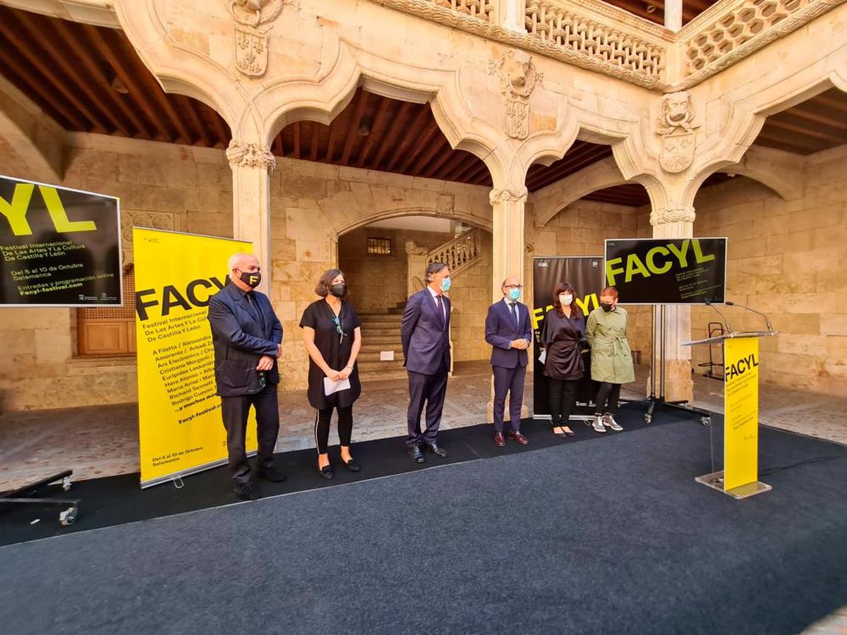 Un momento de la presentación del FACYL 2021 en la Casa de las Conchas