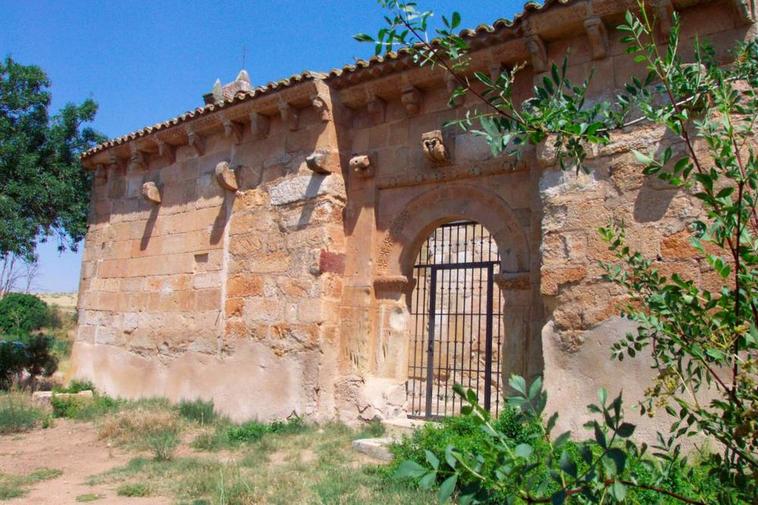 La iglesia del siglo XI de la pedanía de Doñinos, Santibañez del Río.