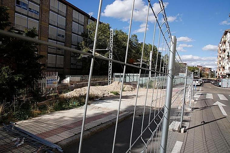 Las obras del apeadero de La Alamedilla, totalmente paralizadas.