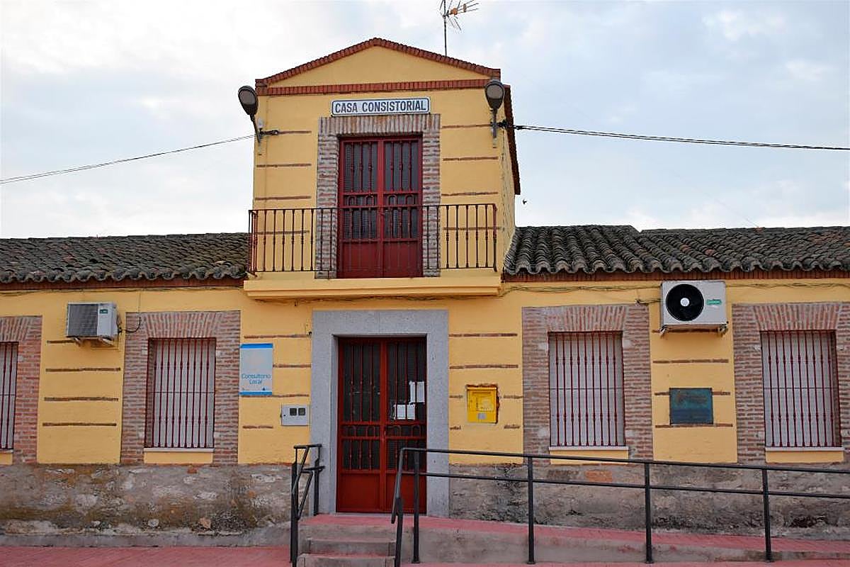 El consultorio médico de la localidad de Gajates está ubicado en la Casa Consistorial.