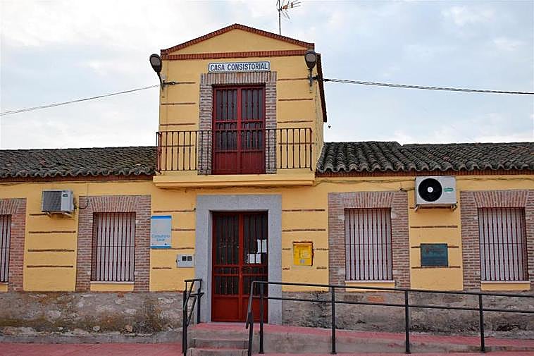 El consultorio médico de la localidad de Gajates está ubicado en la Casa Consistorial.