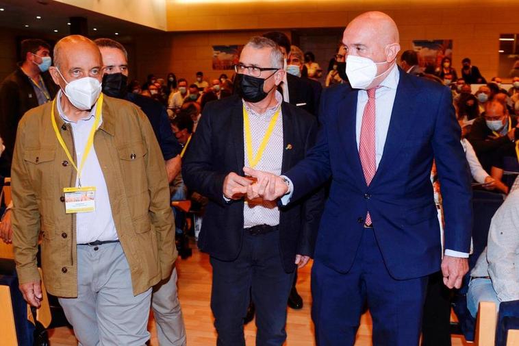 Aurelio Pérez, Lorenzo Rivera y Jesús Julio Carnero en la IV Asamblea General COAG Castilla y León.