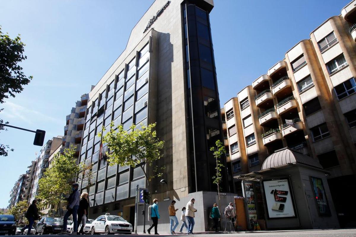 El edificio de Torres Villarroel que acogerá de manera temporal parte de los órganos que en la actualidad hay en el Palacio de Justicia.