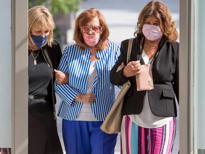 El vecindario de Terelu gana la batalla a María Teresa Campos y la presentadora busca otra casa