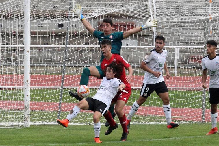 Una imagen del partido entre los filiales del Salamanca y la Cultural Leonesa