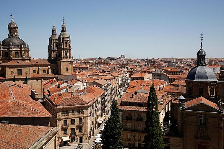 Vista aérea del casco histórico de Salamanca desde una de las terrazas de la Catedral.