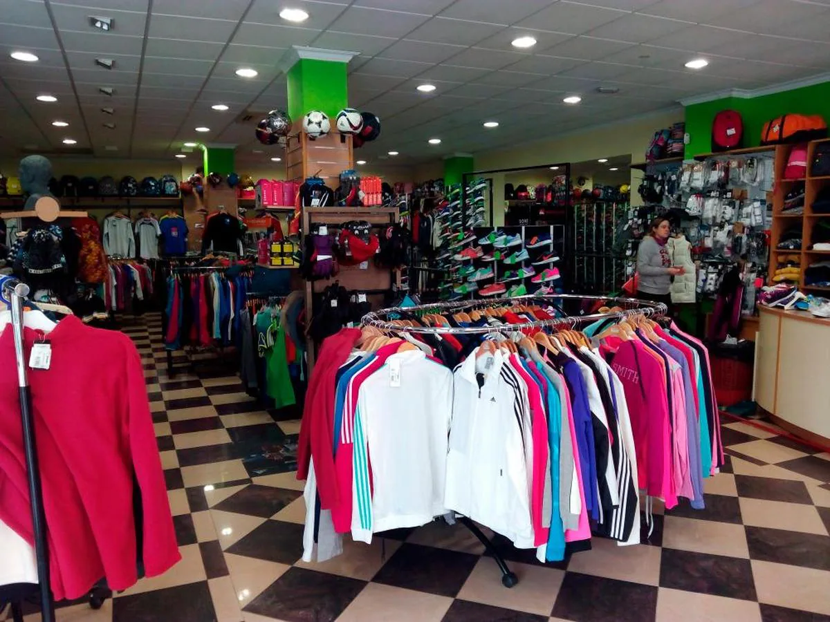 Interior de tienda de deportes asaltada en el año 2015.