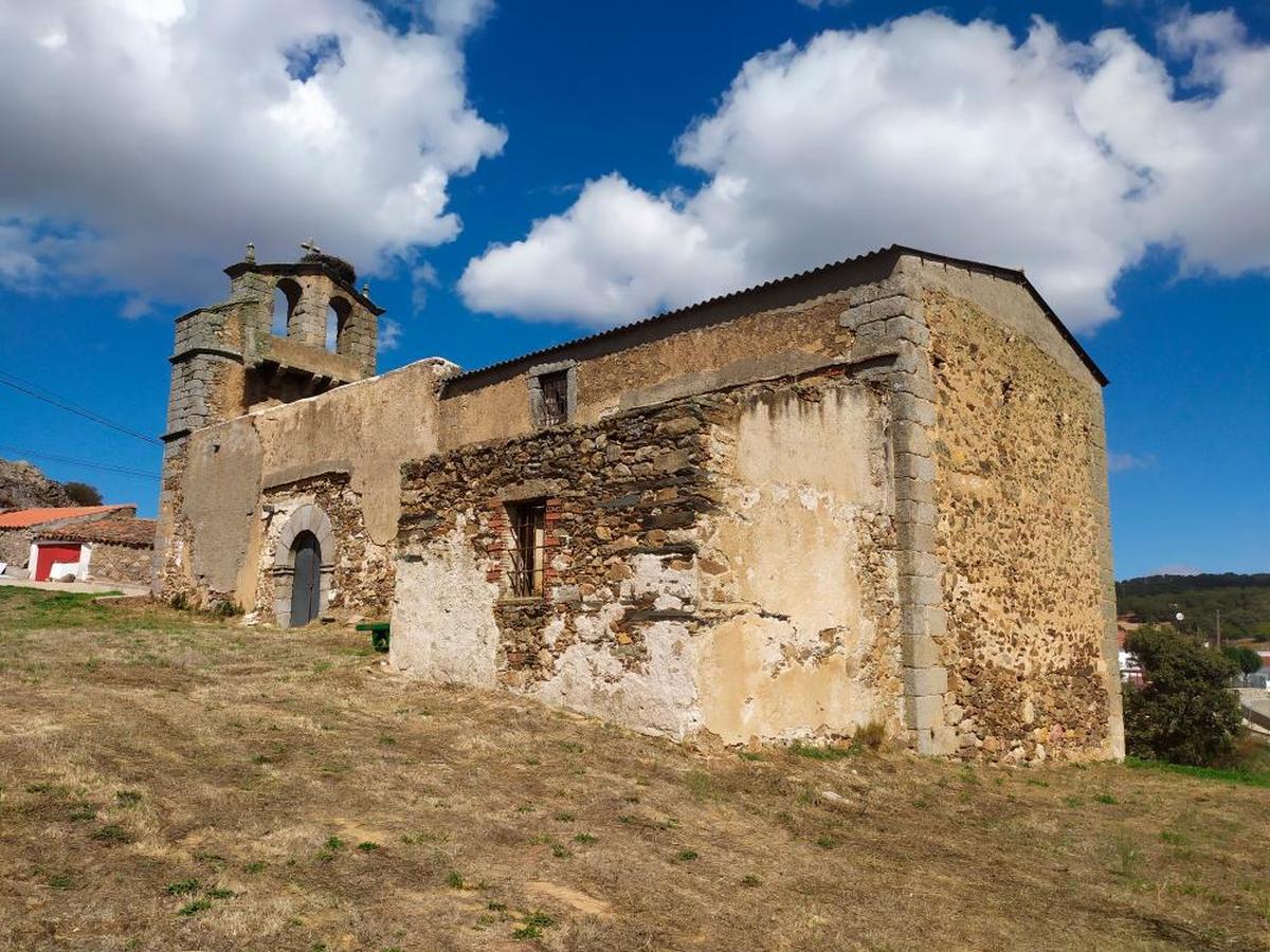 Iglesia antigua de Membribe.