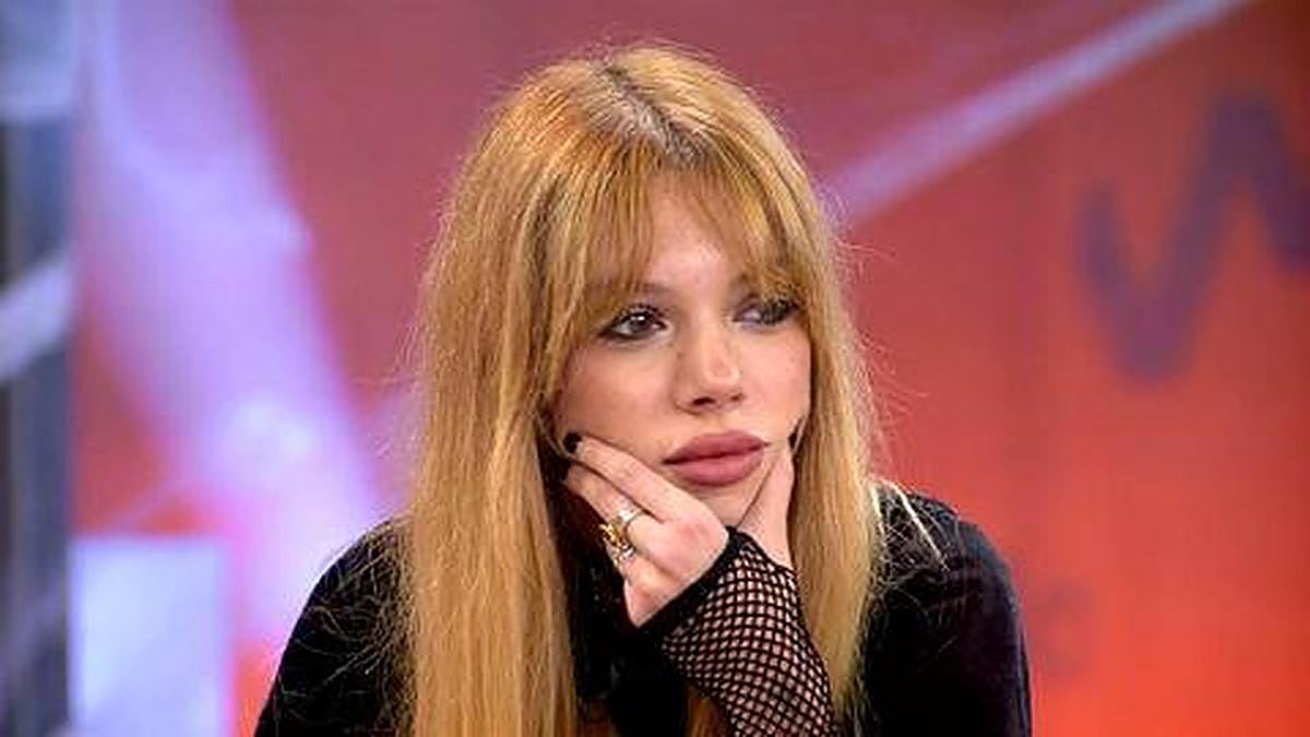 Alejandra Rubio en un plató de televisión.