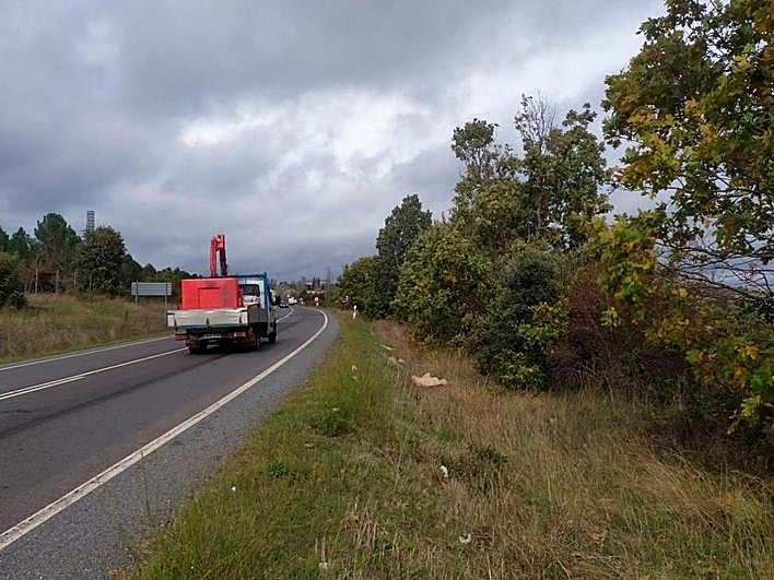 Acceso sur de Guijuelo por la N-630 en el tramo que transcurre paralelo a la dehesa