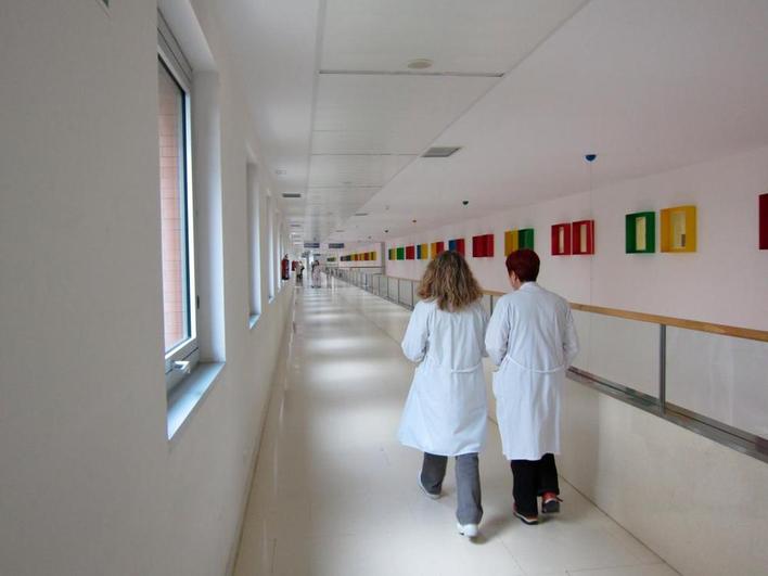Personal sanitario en un centro hospitalario.