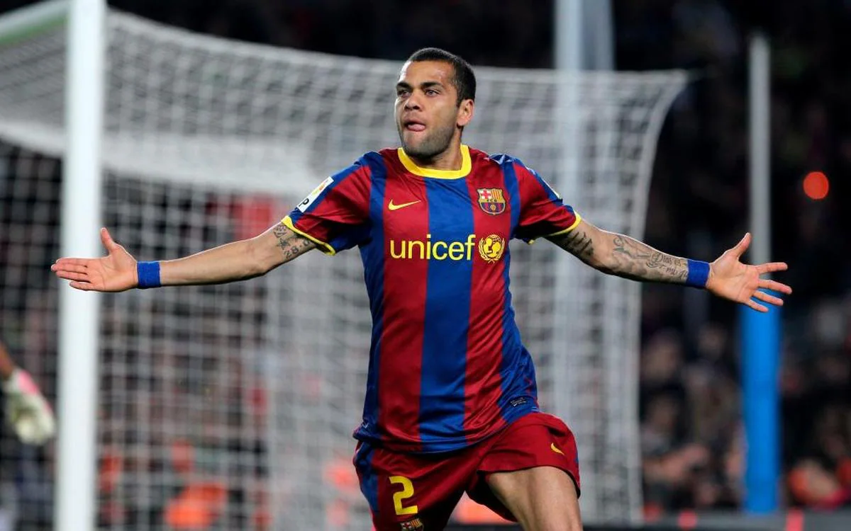 FC Barcelona: El Barcelona le restituye a Dani Alves su concición de  leyenda: El mejor lateral derecho de la historia del Barça