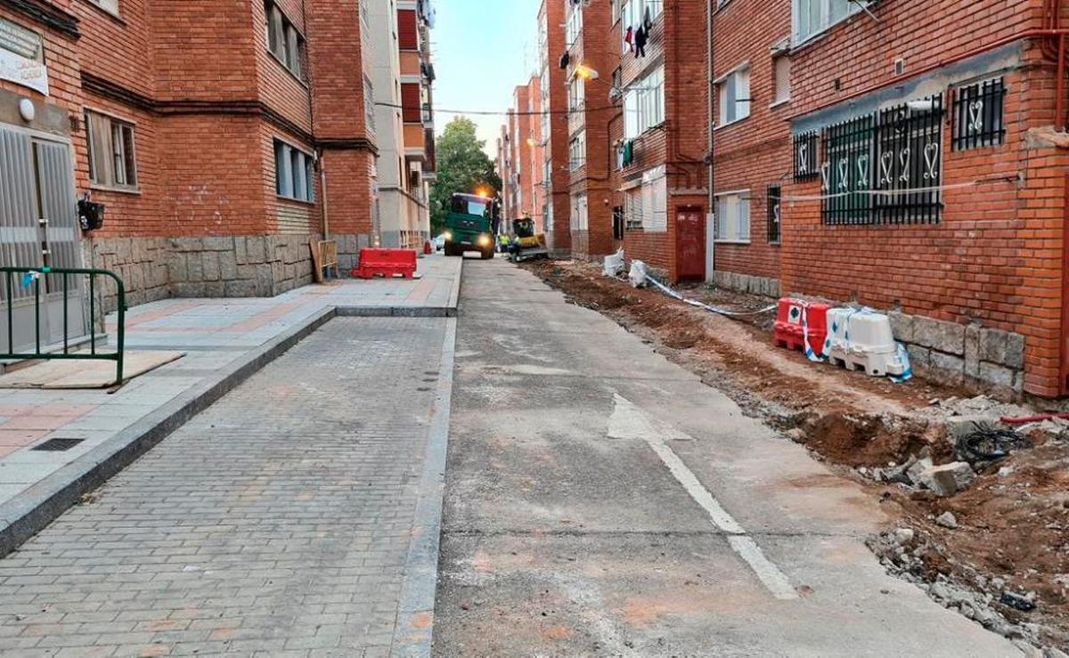 Vista de una de las calles en obras del barrio de la Chinchibarra