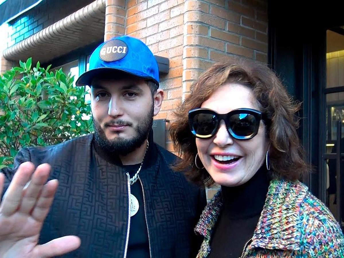 Omar Montes y Ana Rosa Quintana a la salida de un restaurante