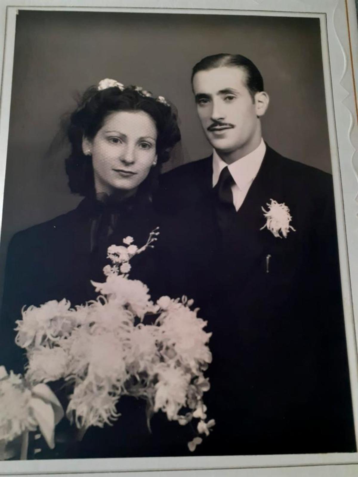 Fotografía del día de la boda de la pareja salmantina hace 70 años.