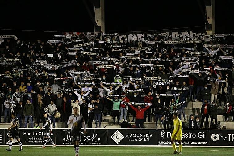 Aficionados del Unionistas el sábado en el Reina Sofía.