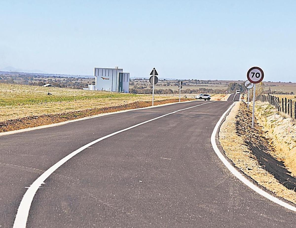 Renovado y ampliado aspecto que presenta el Camino de Prado Redondo una vez finalizadas las obras.
