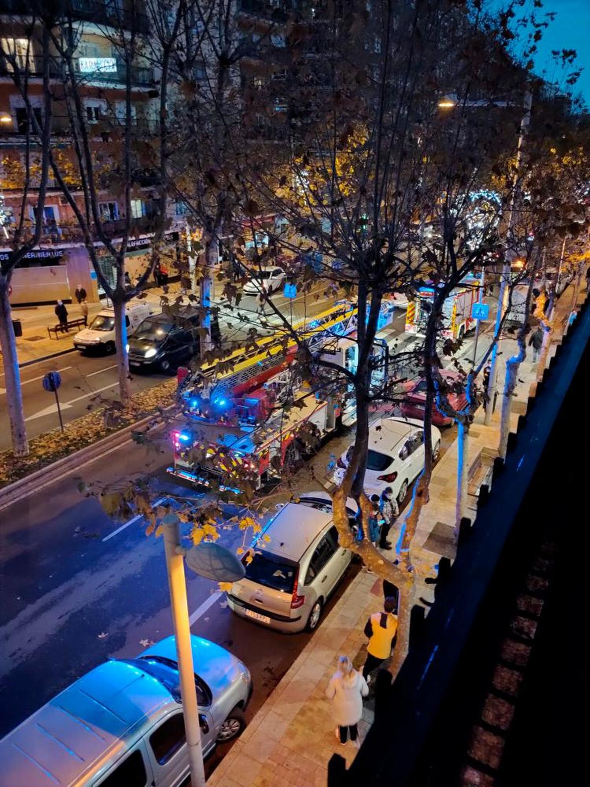 Vehículos de los Bomberos desplazados a la avenida Portugal