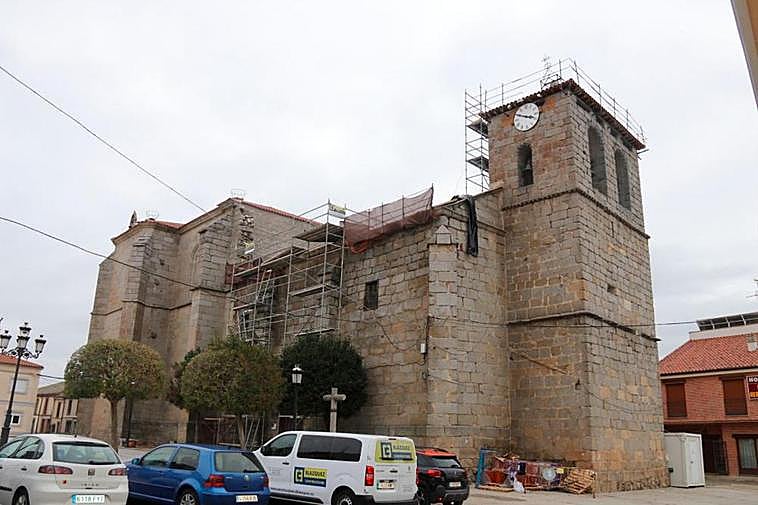 Obras de renovación de la cubierta en la iglesia de Nuestra Señora de las Nieves, de Alaraz.