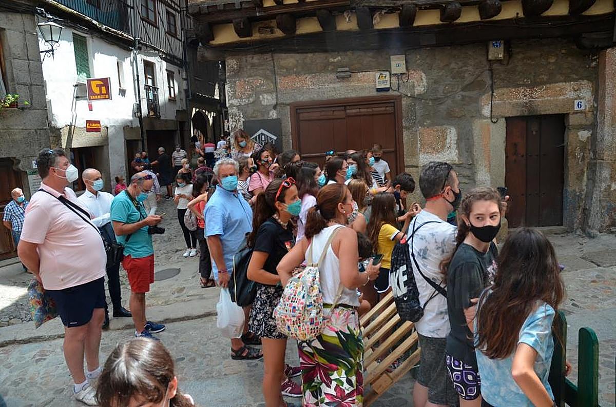 Seguidores del programa “Master Chef”, durante el rodaje en La Alberca.