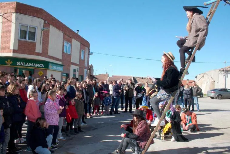 La tradición de La Horca vuelve a esta localidad salmantina tras dos años en blanco