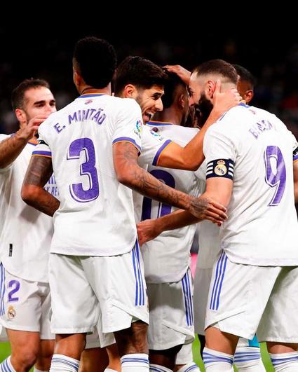 El Real Madrid se lleva el derbi e impone su autoridad en LaLiga (2-0)