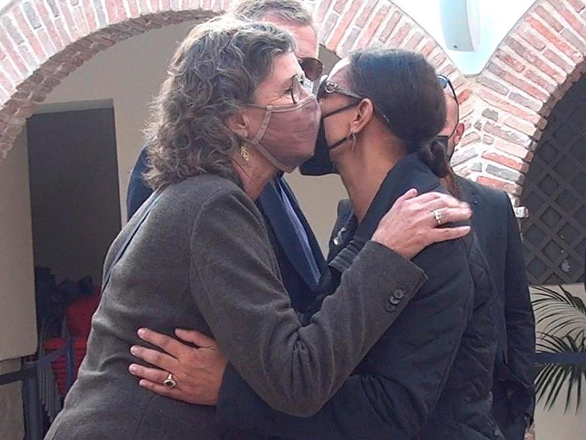 Otti Glanzielus y Claudia Rodríguez.