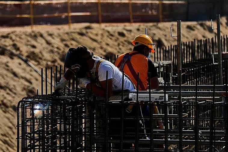 Trabajadores en una obra.