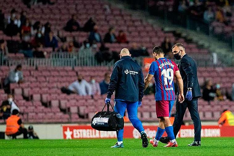 El partido en el que se retiró el futbolista por dolores en el pecho.