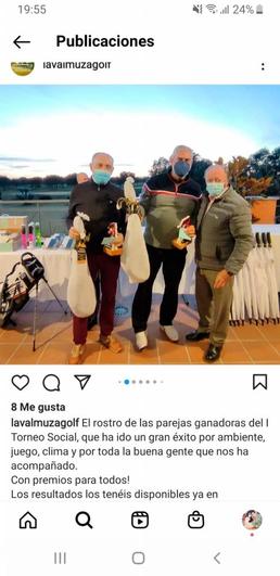 Eustaquio Andrés entregando premios del Torneo Social de Navidad.