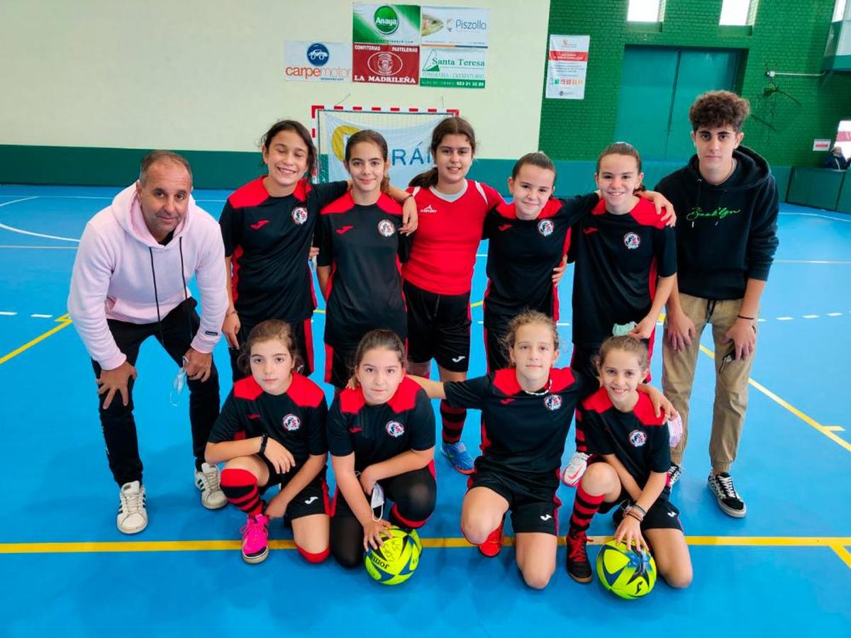 Ayuntamiento de Santa Marta alevín femenino fútbol sala.