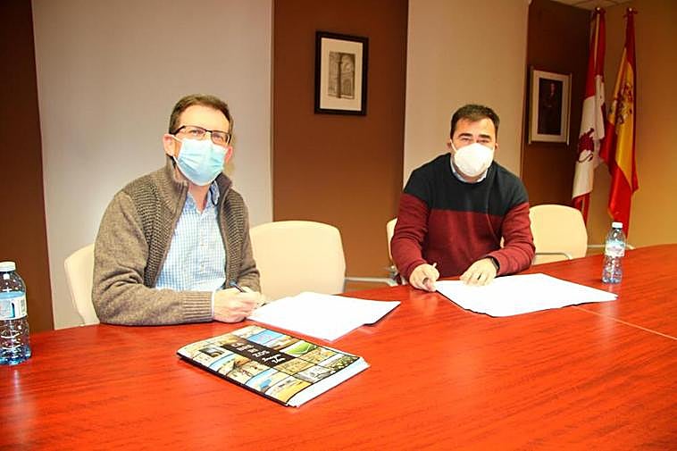 El alcalde de Cabrerizos en funciones, Jesús Quintero, y el edil de Economía, José Ángel García.