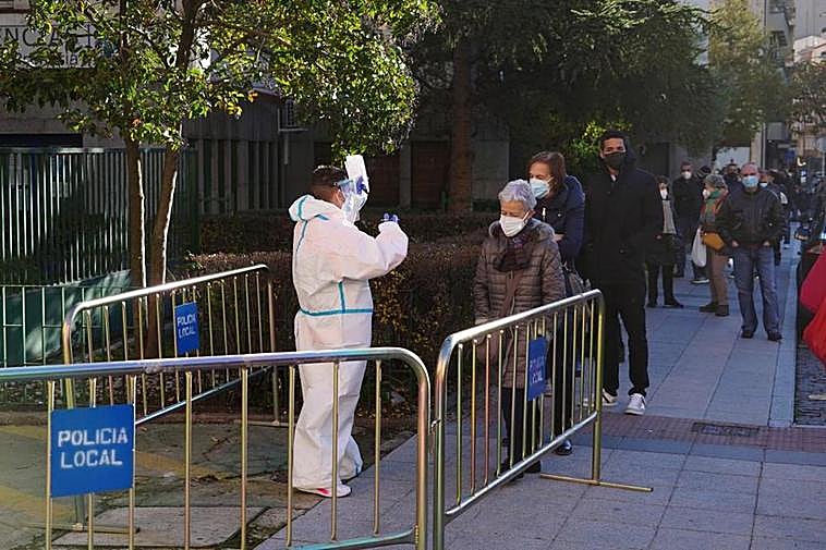 Un momento del cribado de sintomáticos en Nochevieja