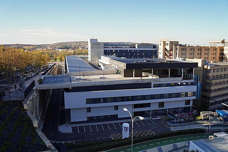 Vista del nuevo Hospital de Salamanca desde el Virgen de la Vega.