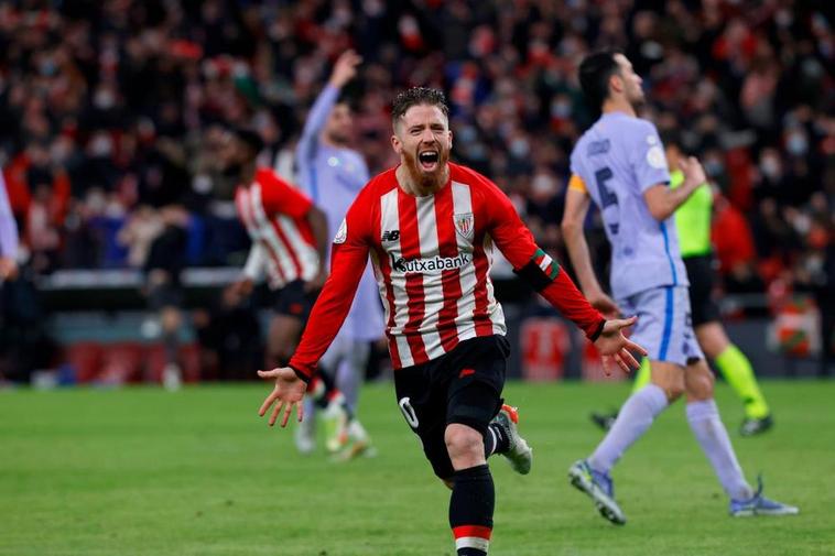 Muniain celebra su tanto de penalti, que decidió la eliminatoria en la prórroga.