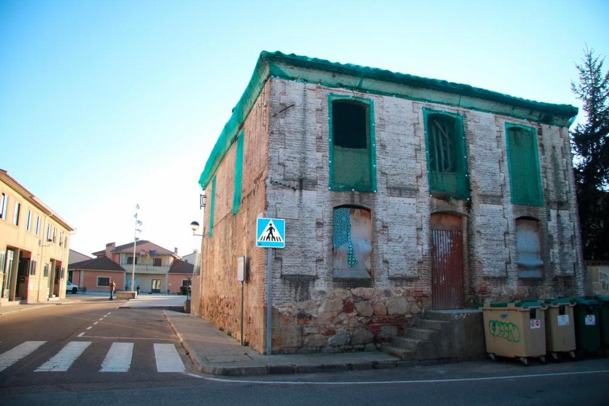 El edificio de La Panera en la localidad de Monterrubio de Armuña