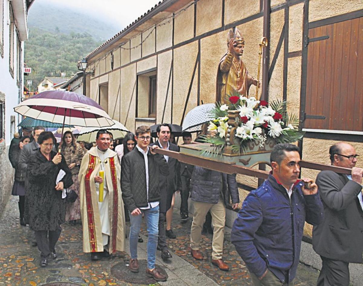 La lluvia no impidió la salida del santo en la fiesta de enero de 2020