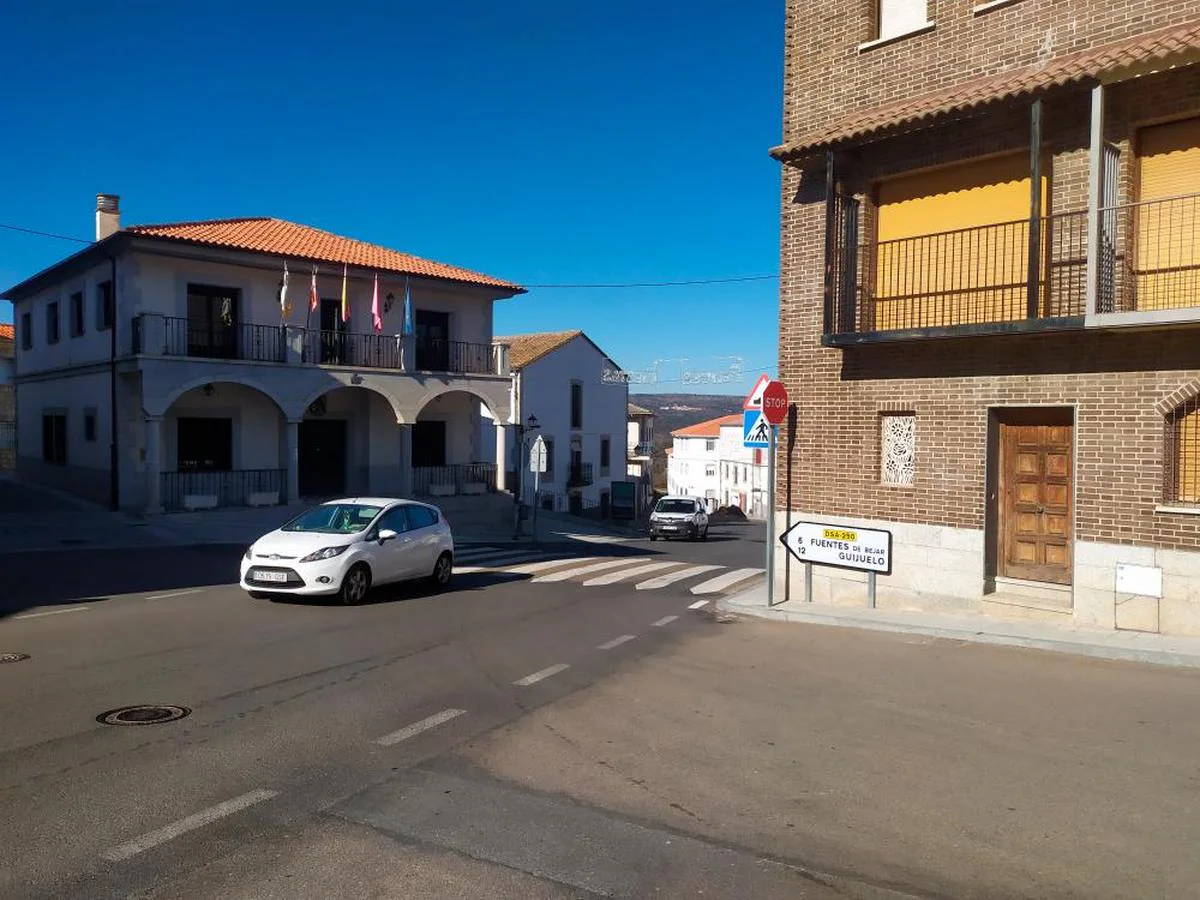 Imagen de la fachada de la Casa Consistorial de Ledrada