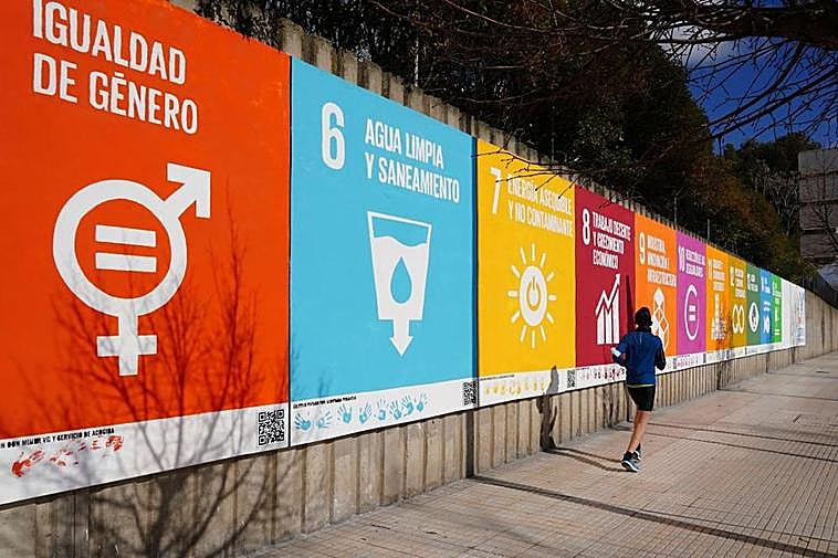 El muro donde se ha realizado pertenece a los Agustinos Recoletos.