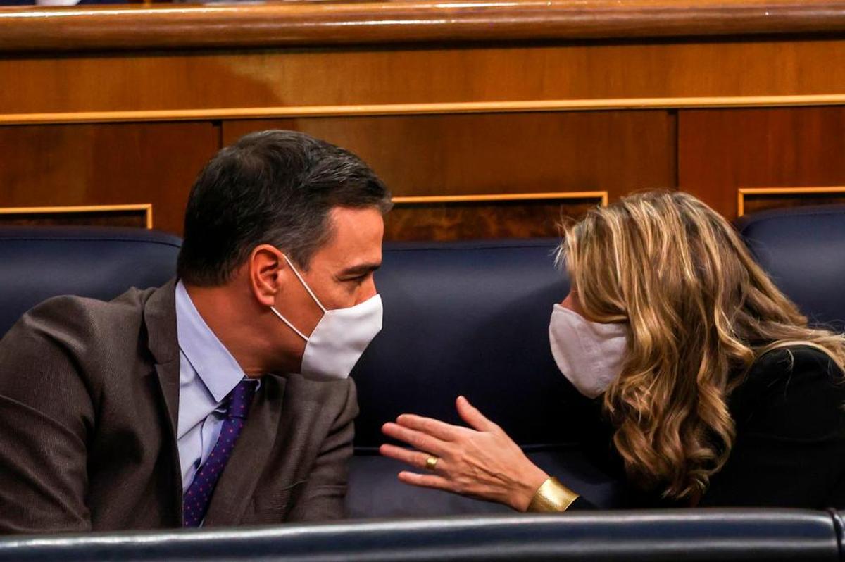 Pedro Sánchez y Yolanda Díaz en una sesión del Congreso de los Diputados